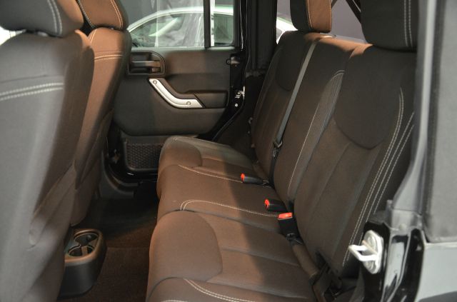 Jeep Wrangler 2013 photo 28