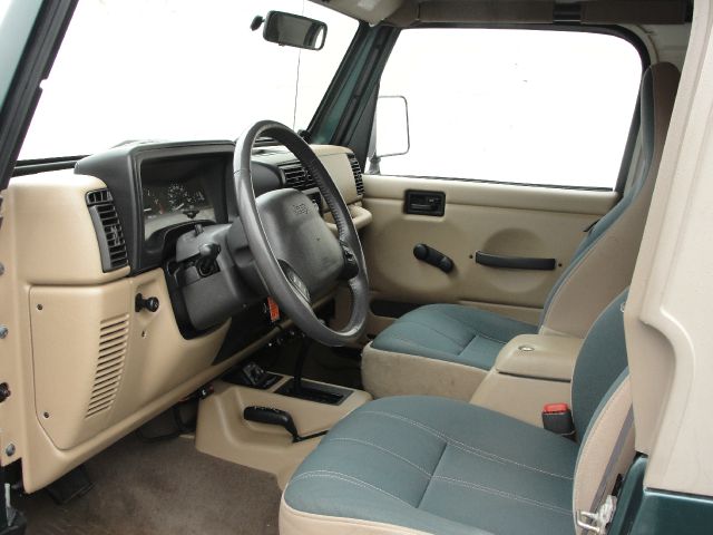 Jeep Wrangler Unlimited 3.5 SE SUV