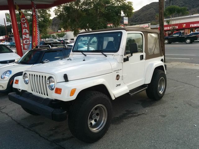 Jeep Wrangler Unlimited 3.5 SE SUV
