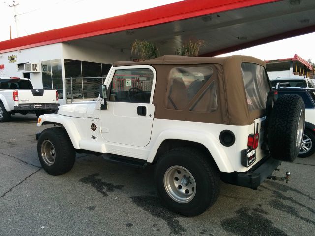 Jeep Wrangler Unlimited 2000 photo 2