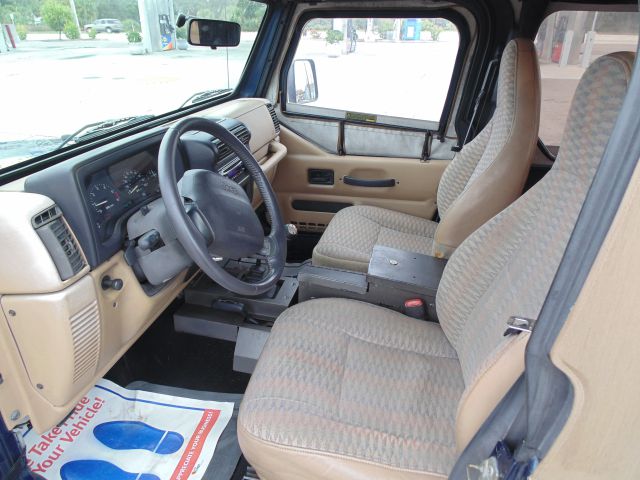 Jeep Wrangler Unlimited 2000 photo 2