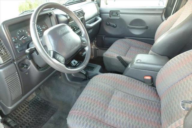 Jeep Wrangler Unlimited 2000 photo 2