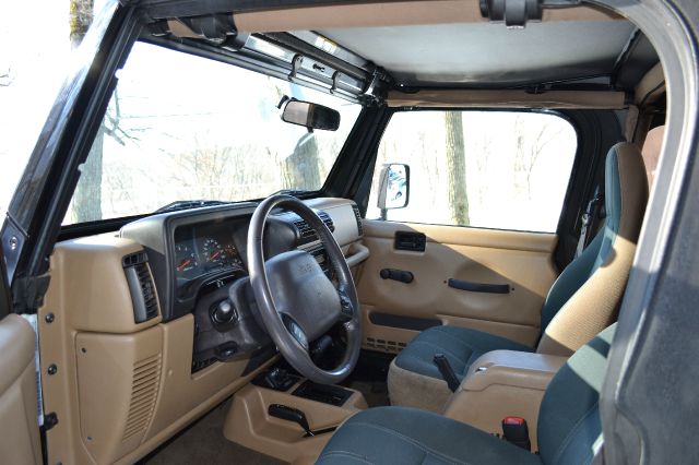 Jeep Wrangler Unlimited 3.5 SE SUV