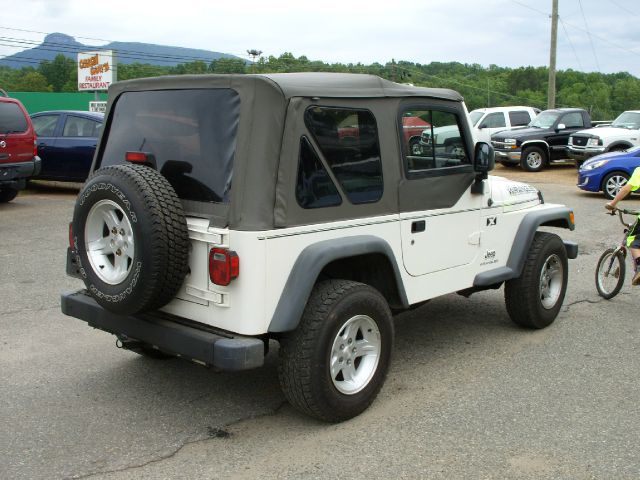 Jeep Wrangler Unlimited 2004 photo 2