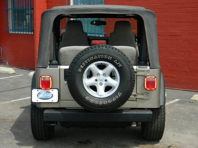 Jeep Wrangler Unlimited 2004 photo 2