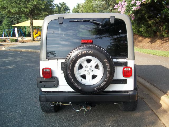 Jeep Wrangler Unlimited 2005 photo 3