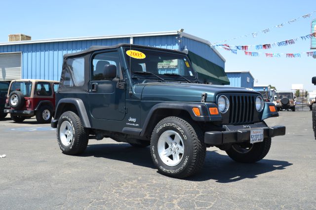 Jeep Wrangler Unlimited 2005 photo 2