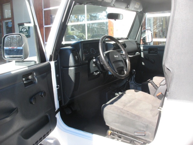 Jeep Wrangler Unlimited 2005 photo 2