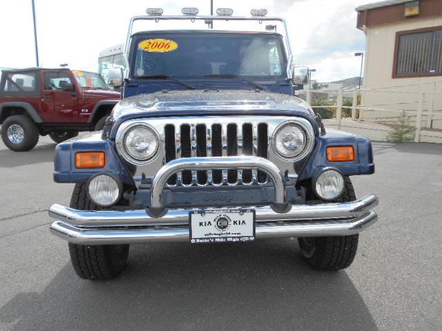 Jeep Wrangler Unlimited 2005 photo 2