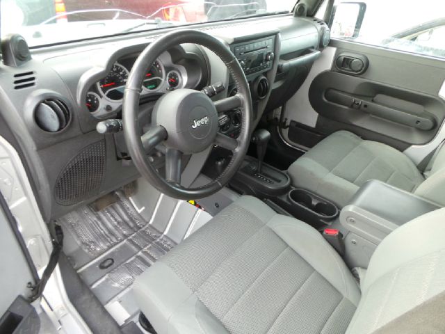 Jeep Wrangler Unlimited 1500 Extended Cargo Clean SUV