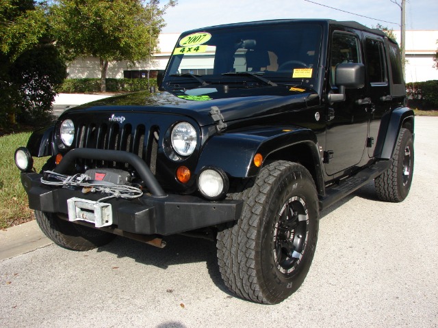 Jeep Wrangler Unlimited 3.5 SE SUV