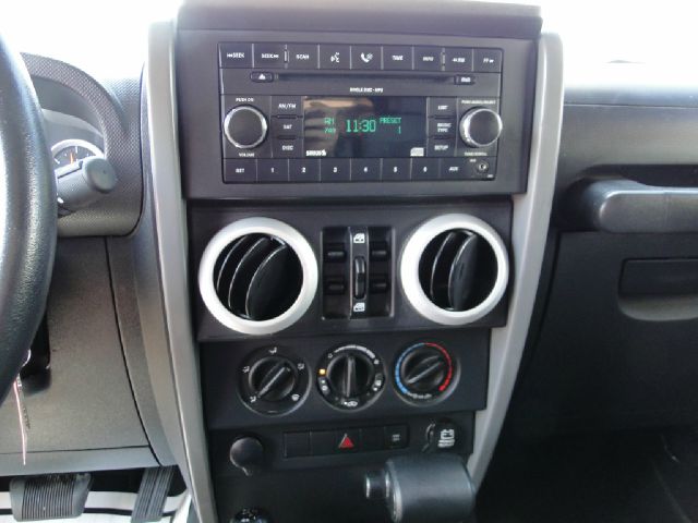 Jeep Wrangler Unlimited 1500 Extended Cargo Clean SUV