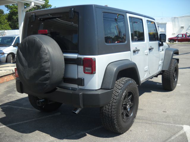 Jeep Wrangler Unlimited 1500 Extended Cargo Clean SUV