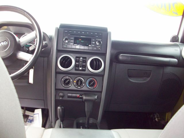 Jeep Wrangler Unlimited 1500 Extended Cargo Clean SUV