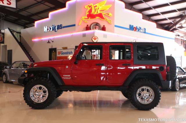 Jeep Wrangler Unlimited 2010 photo 2