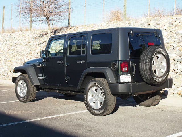 Jeep Wrangler Unlimited 2010 photo 3