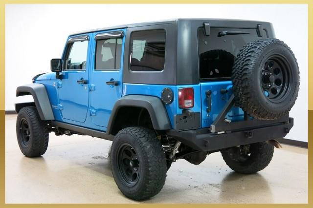 Jeep Wrangler Unlimited 2010 photo 1