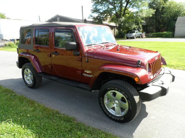 Jeep Wrangler Unlimited 2010 photo 2