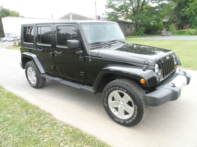 Jeep Wrangler Unlimited 1500 Extended Cargo Clean SUV