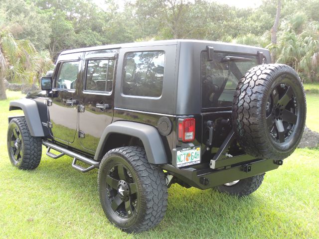 Jeep Wrangler Unlimited 2010 photo 3