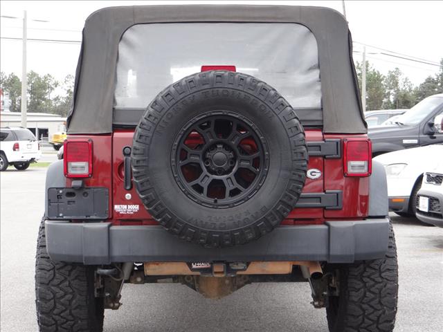 Jeep Wrangler Unlimited 2010 photo 2