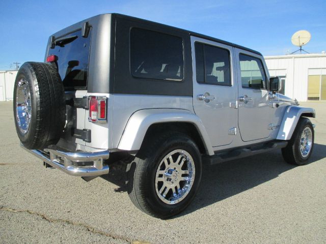 Jeep Wrangler Unlimited 2010 photo 2