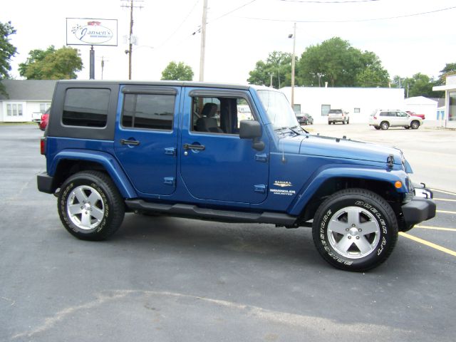 Jeep Wrangler Unlimited 1500 Extended Cargo Clean SUV