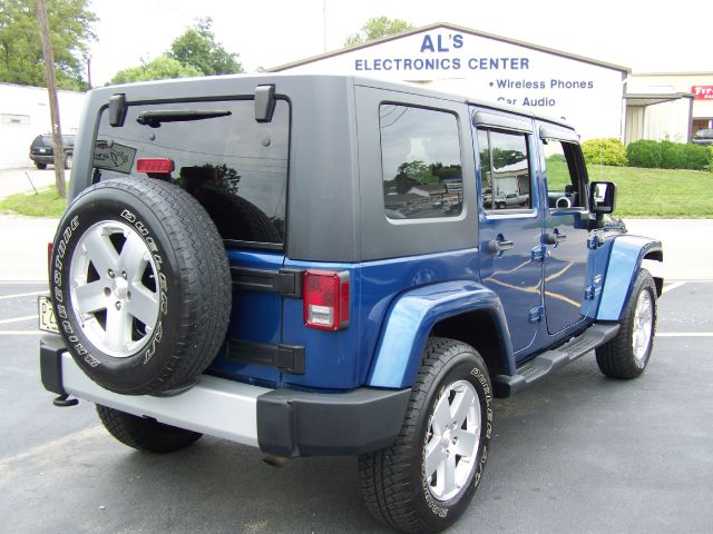 Jeep Wrangler Unlimited 2010 photo 2