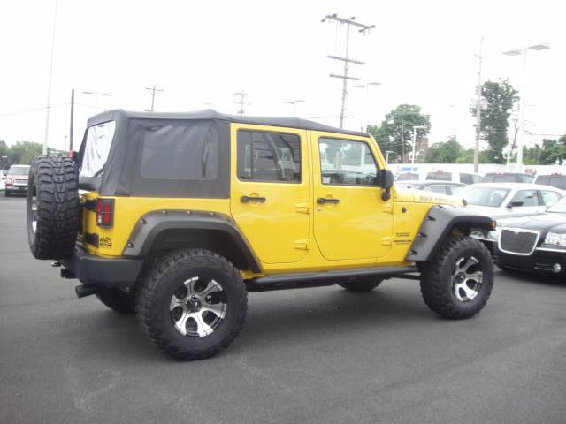 Jeep Wrangler Unlimited 2011 photo 3
