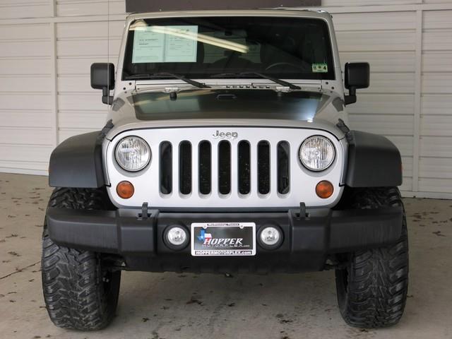 Jeep Wrangler Unlimited 2011 photo 2