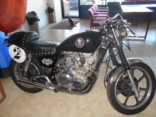 Kawasaki KZ550 1982 photo 4