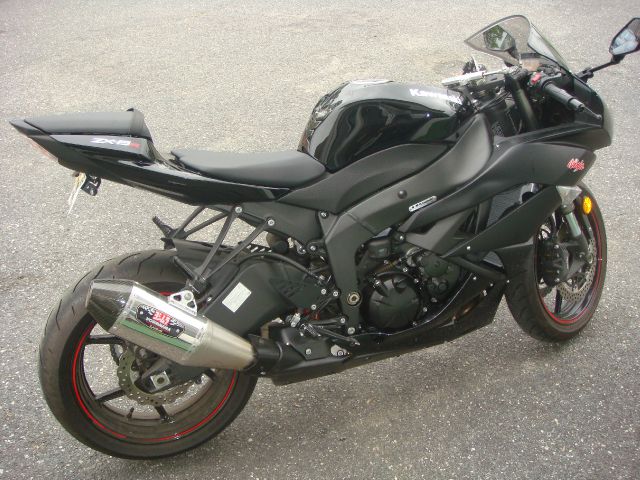 Kawasaki ZX600 2011 photo 3