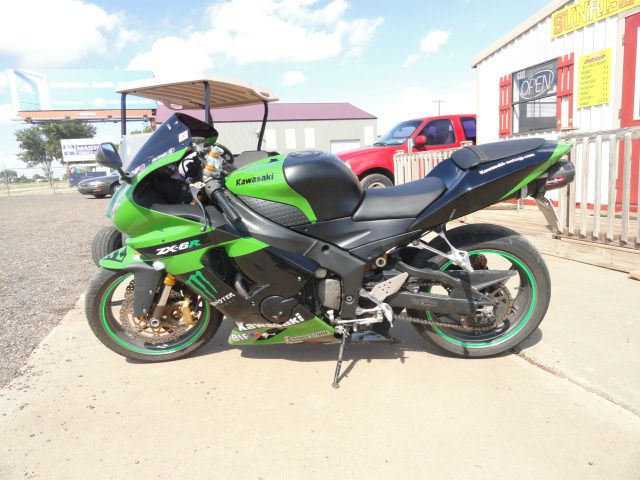 Kawasaki ZX6R 2005 photo 2