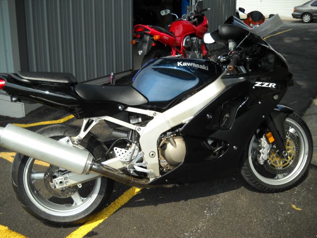 Kawasaki ZZR 600 2005 photo 2