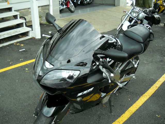 Kawasaki ZZR 600 2008 photo 2