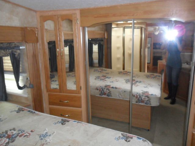 Keystone CHALLENGER 2004 photo 2