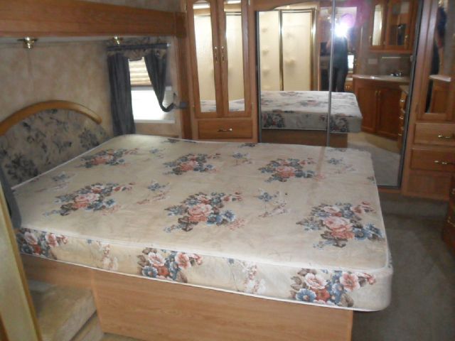 Keystone CHALLENGER 2004 photo 21