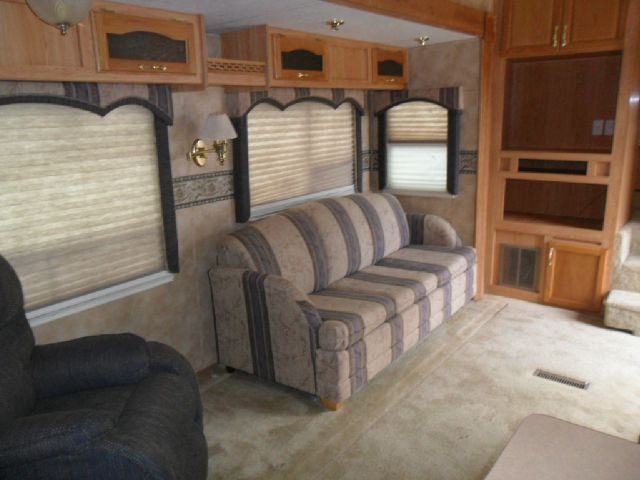 Keystone CHALLENGER 2004 photo 5