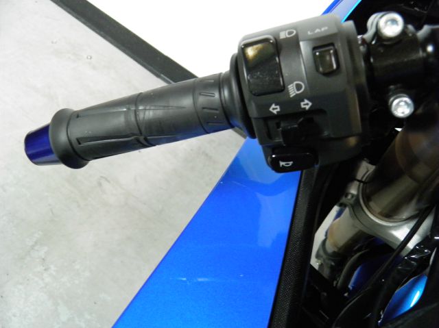 Kawasaki NINJA ZX-10R 2008 photo 11