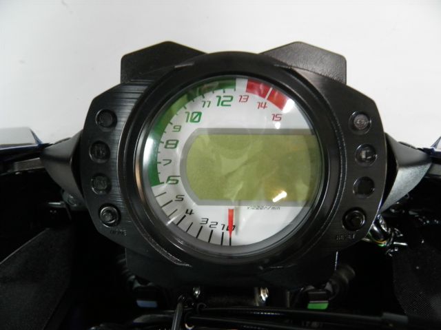 Kawasaki NINJA ZX-10R 2008 photo 29