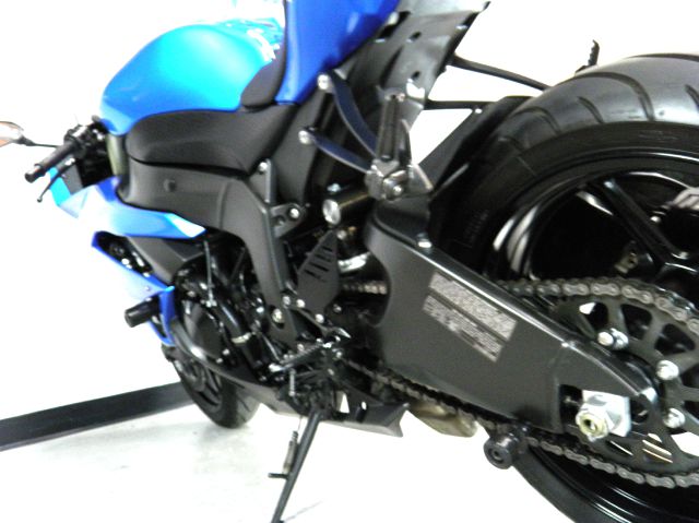 Kawasaki Ninja zx-6R 2009 photo 14