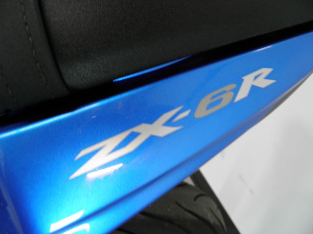 Kawasaki Ninja zx-6R 2009 photo 22