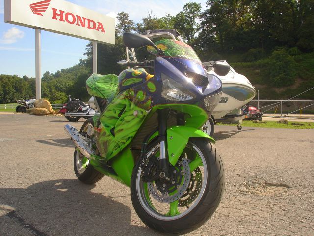 Kawasaki Ninja 600 2004 photo 2