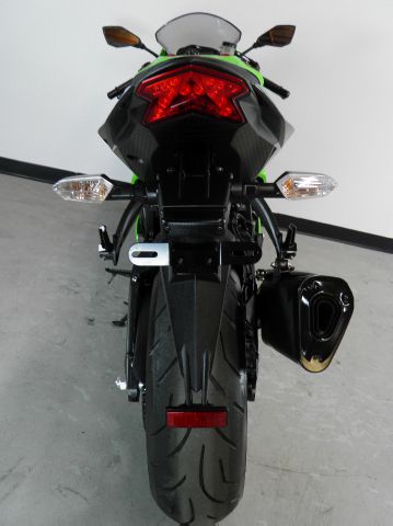 Kawasaki Ninja zx-6R 2013 photo 10