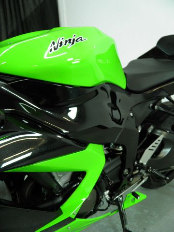 Kawasaki Ninja zx-6R 2013 photo 19