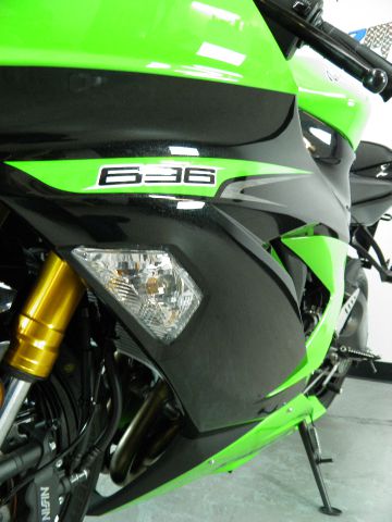 Kawasaki Ninja zx-6R 2013 photo 23