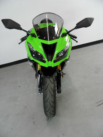 Kawasaki Ninja zx-6R 2013 photo 24