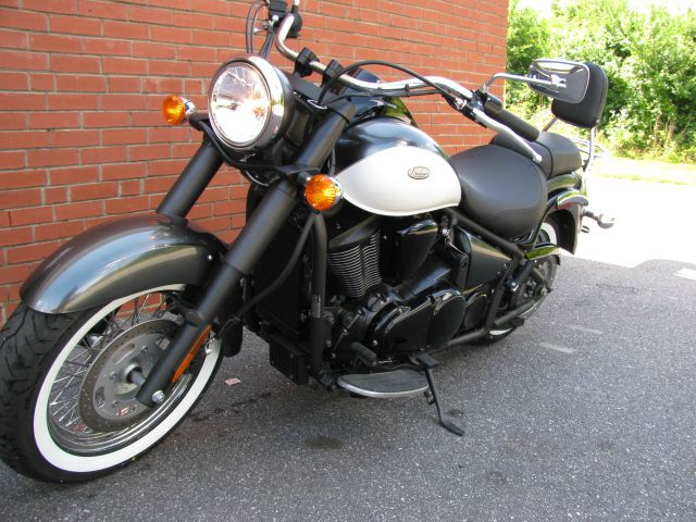 Kawasaki Vulcan 900 2012 photo 8