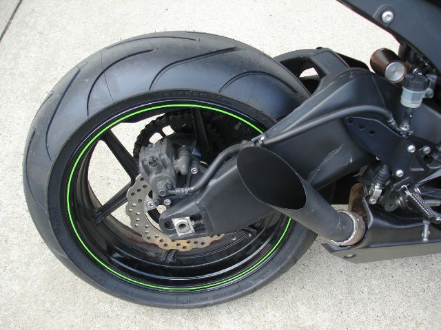 Kawasaki ZX-10 2008 photo 16