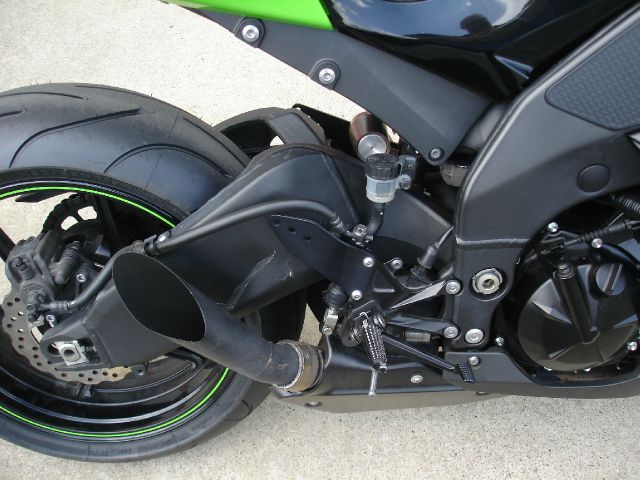 Kawasaki ZX-10 2008 photo 18
